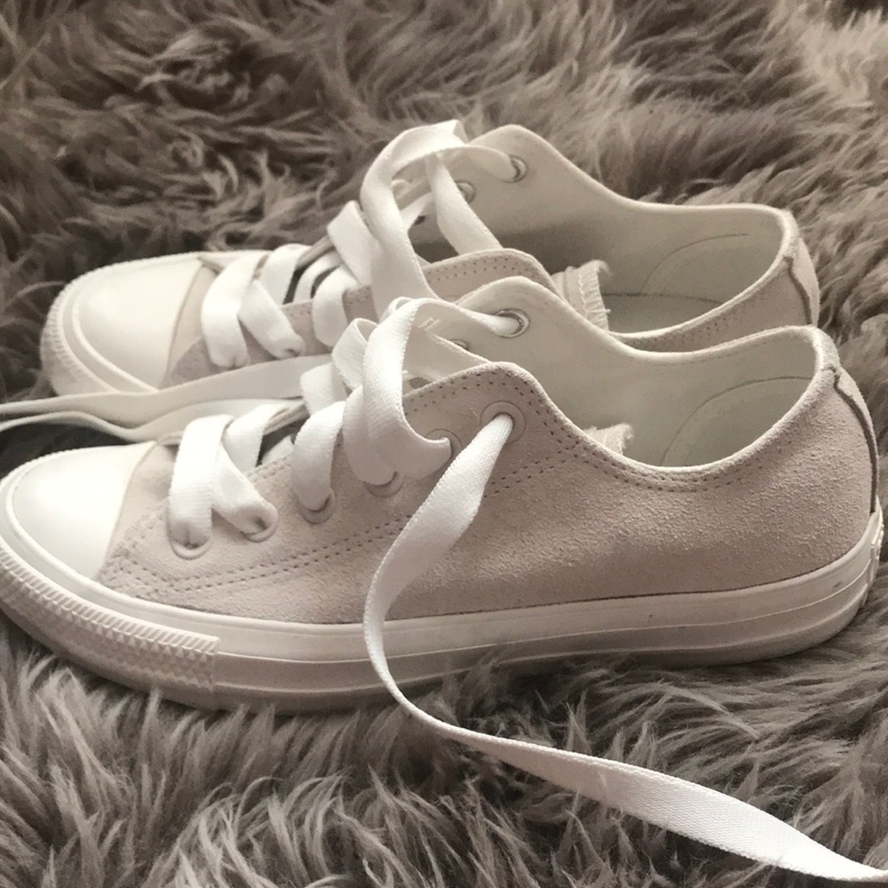 Like new suede converse - Picture 2 of 6
